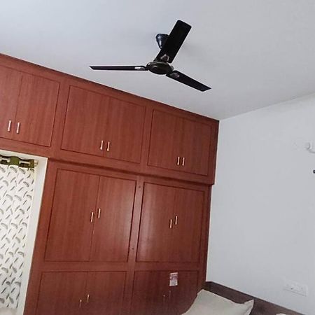 Servostay 2 Bhk Fully Furnished In Hafeezpet #302 Hyderabad Exterior photo