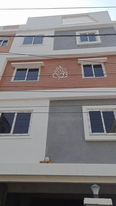 Servostay 2 Bhk Fully Furnished In Hafeezpet #302 Hyderabad Exterior photo